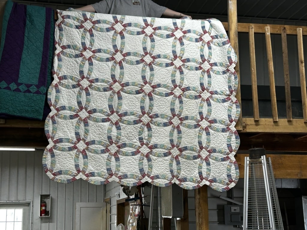 WEDDING RING QUILT: 74INX76IN