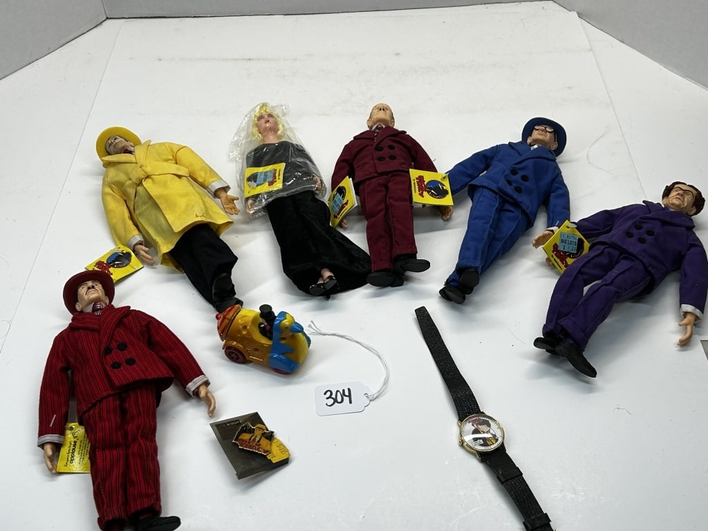 DICK TRACY MEMORABILIA (1 of 7)