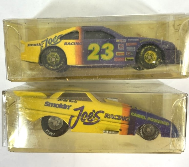 SMOKING JOE'S DIE-CAST: SET OF 2 SMOKING JOE'S RACING 1:64 SCALE DIE CAST MODELS