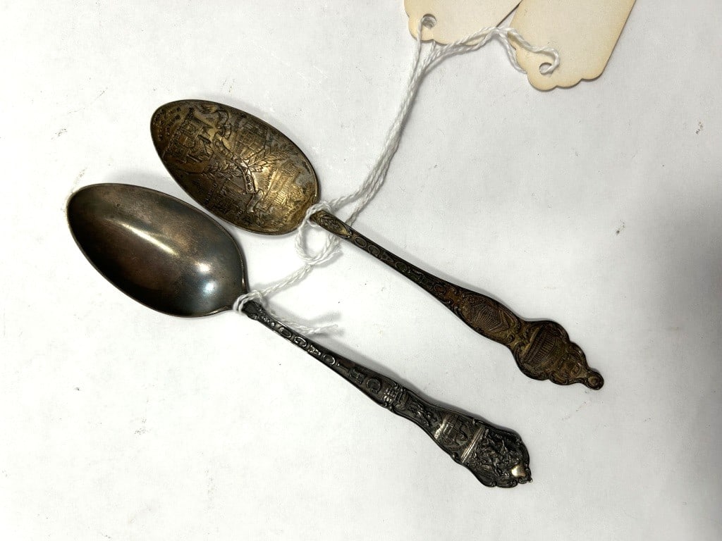 CHICAGO STOCKYARDS SOUVINER SPOONS: CHICAGO SPOON FEATURING STOCKYARDS AND UNION GATES, SECOND SPOON FEATURES CHICAGO LANDMARKS