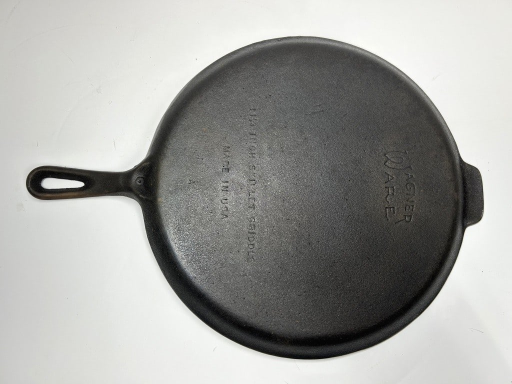 WAGNER WARE GRIDDLE (1 of 2)