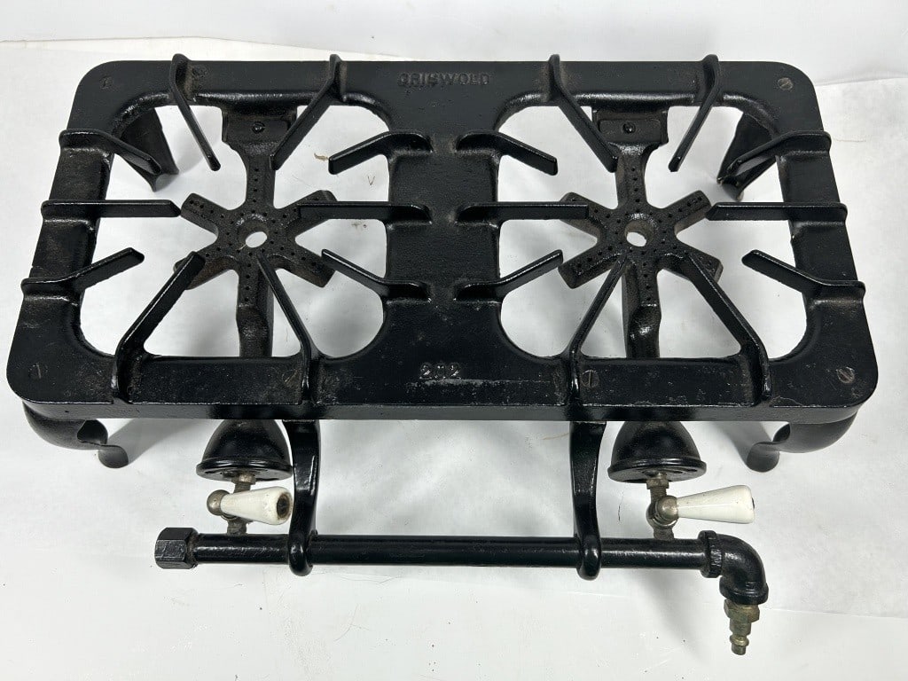 GRISWOLD DOUBLE BURNER: GRISWOLD #202 DOUBLE BURNER CAST IRON STOVE