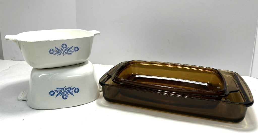 VINTAGE CASSEROLE DISHES: CORNING WARE AND PYREX