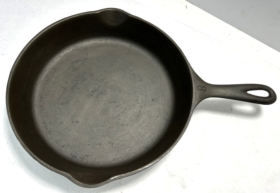 WAGNER WARE SIDNEY N0 CAST IRON SKILLET: 1058B CAST IRON SKILLET MARKED