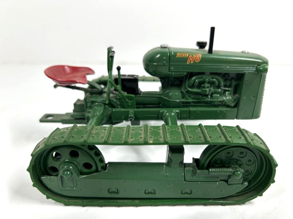ERTL 1/16 S OLIVER HG: CRAWLER 1413F