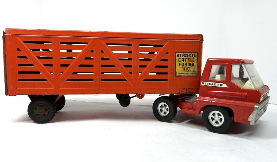 VINTAGE STRUCTO CATTLE FARMS LIVESTOCK HAULER (1 of 5)