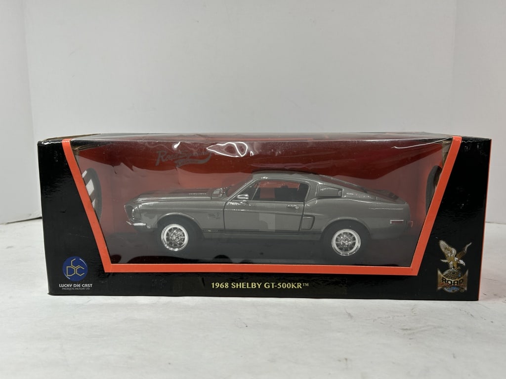 1/18 1968 SHELBY GT-500KR: LUCKY DIE CAST 1/18 ROAD SIGNATURE COLLECTION