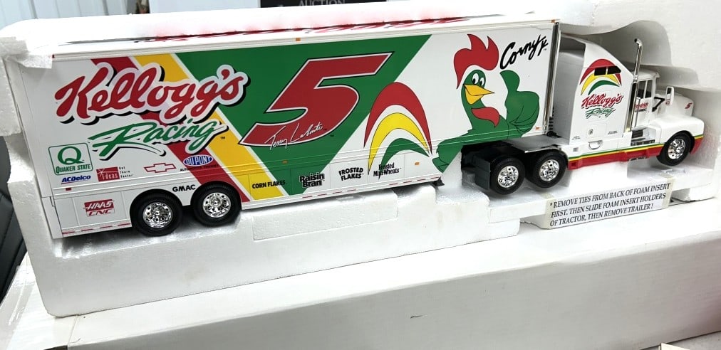 1998 KELLOGGS RACING SEMI & TRAILER: 1998 SCALEWORKS KELLOGG'S RACING SEMI & TRAILER ITEM NO. 10130 NIB