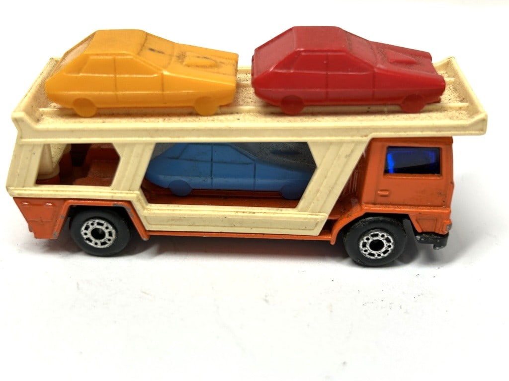 VINTAGE LESNEY MATCHBOX SUPERFEST CAR HAULER: NO 11 CAR TRANSPORTER