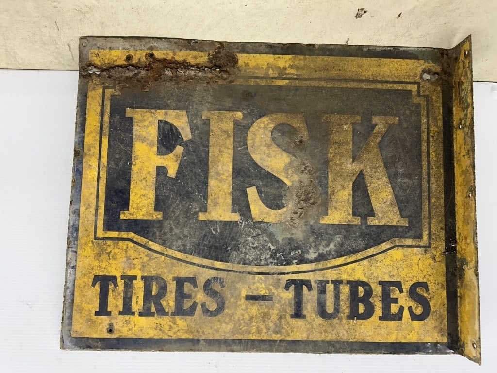 DS FISK TIRES FLANGED HD SIGN (1 of 2)
