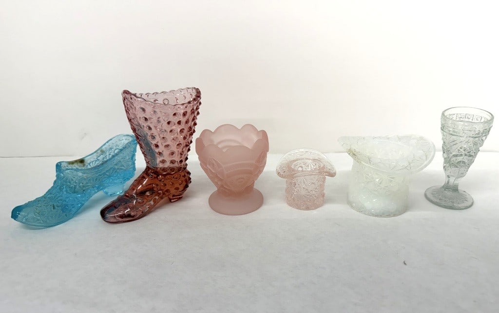 PINK FENTON HOBNAIL BOOT AND MORE: ASSORTMENT OF GLASS LOT