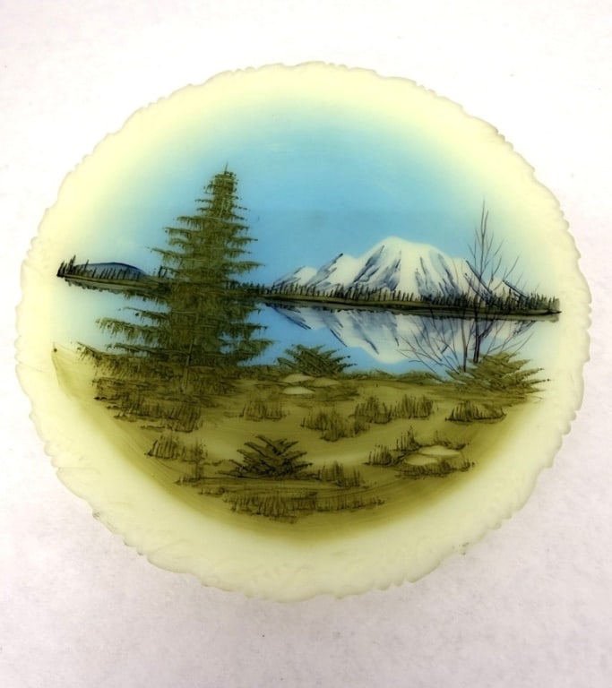 FENTON 1980S CUSTARD GLASS PLATE (1 of 3)