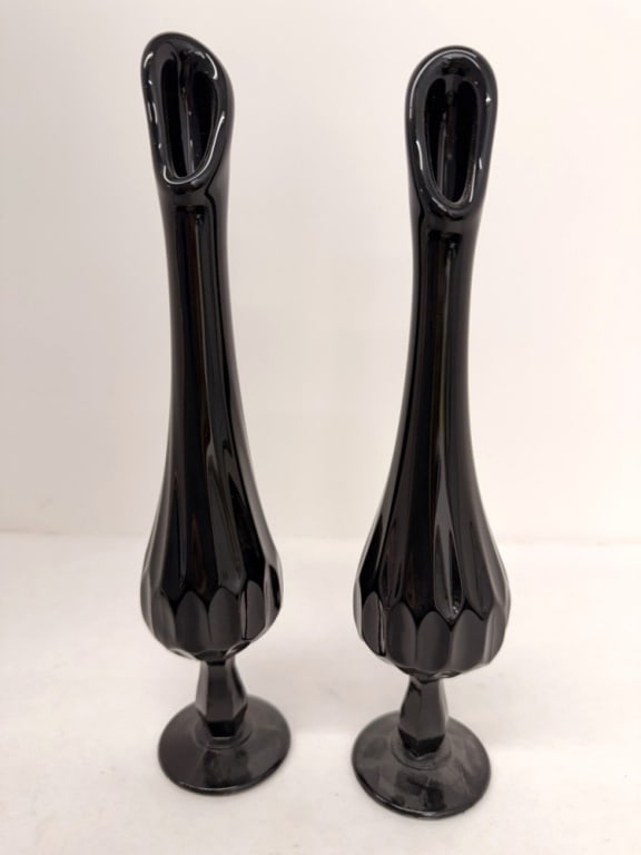 (2) FENTON AMETHYST BLACK SWUNG VASE (1 of 4)