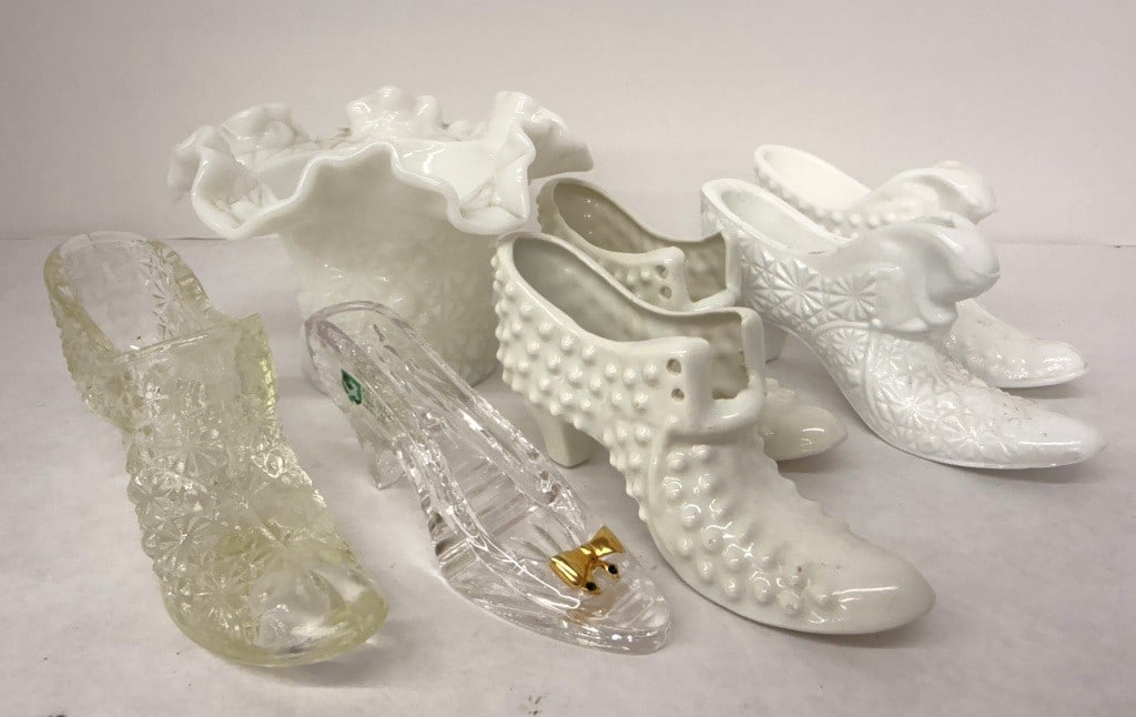 FENTON HOBNAIL MILK GLASS BOOT: ASSORTMENT OF MILK GLASS & CRYSTAL BOOTS, RUFFLED EDGE DISH