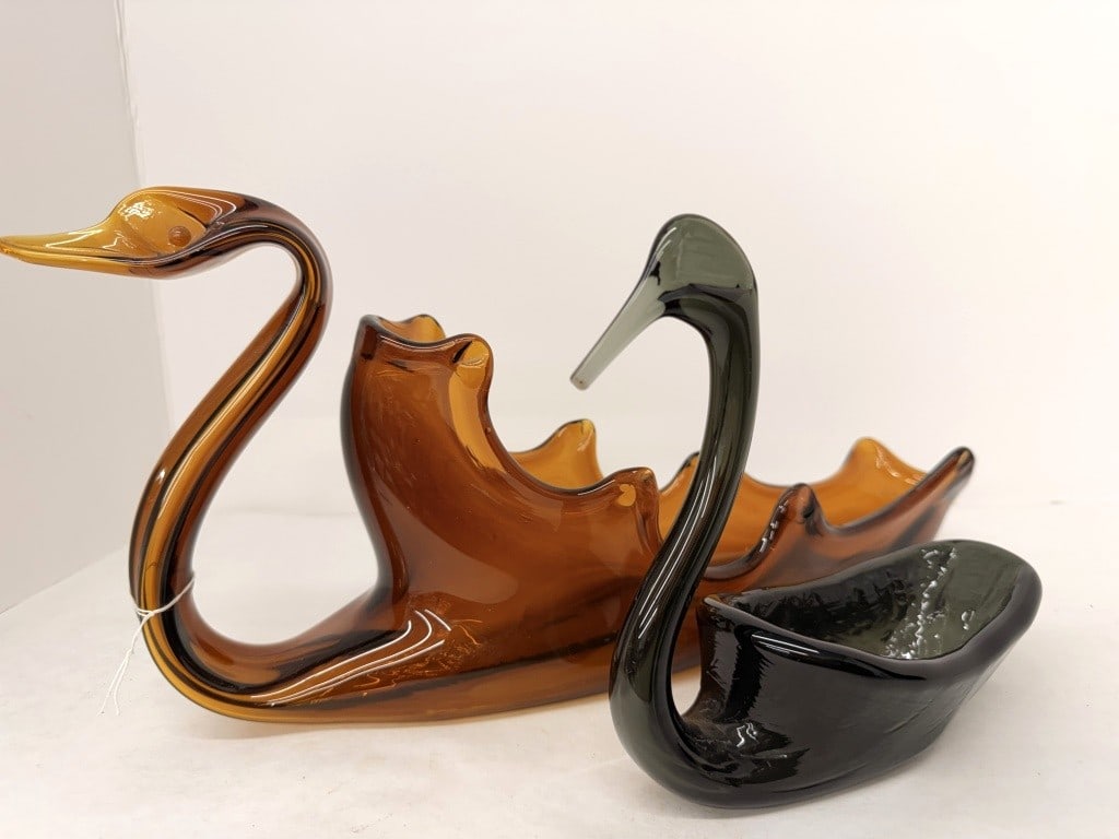 VINTAGE GLASS SWAN BOWLS: ART GLASS TWO FOR ONE MONEY