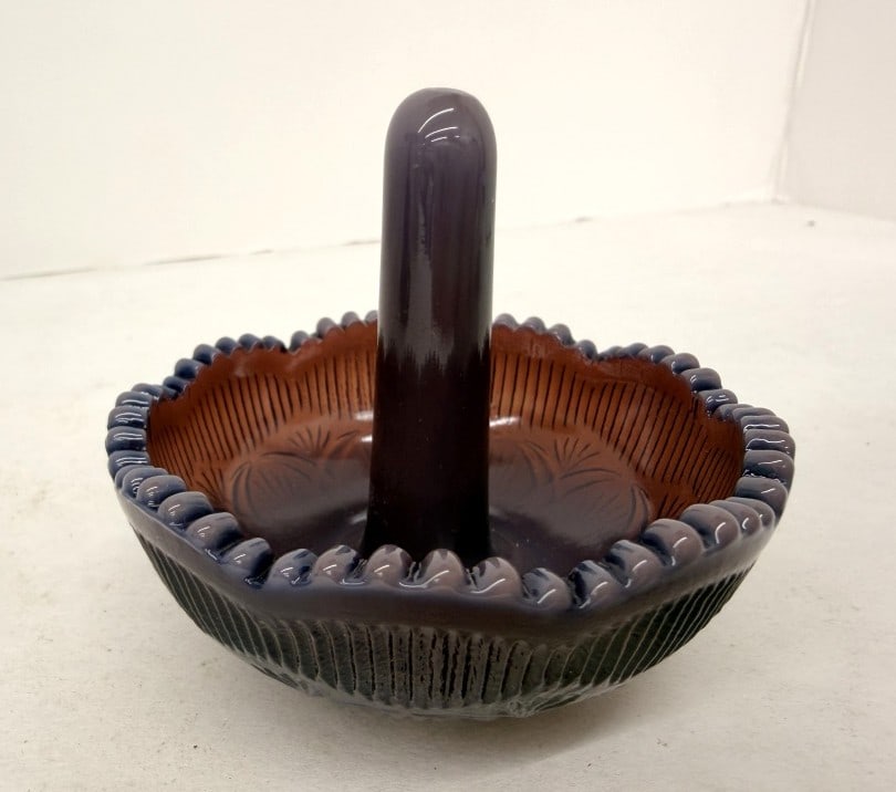 MOSSER EGG PLANT RING HOLDER: RING HOLDER