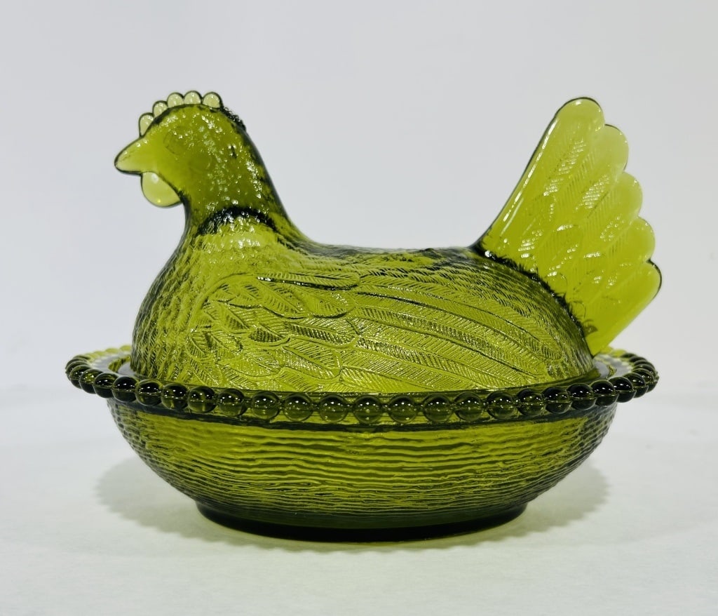 OLIVE INDIANA GLASS HEN ON NEST: NO CHIPS OR CRACKS