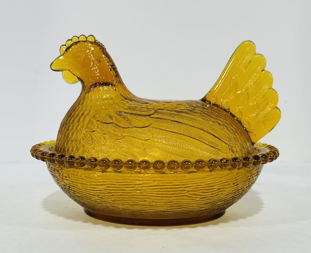 AMBER INDIANA GLASS HEN ON NEST (1 of 8)