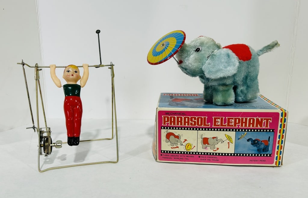 VINTAGE PARASOL ELEPHANT TOY (1 of 10)