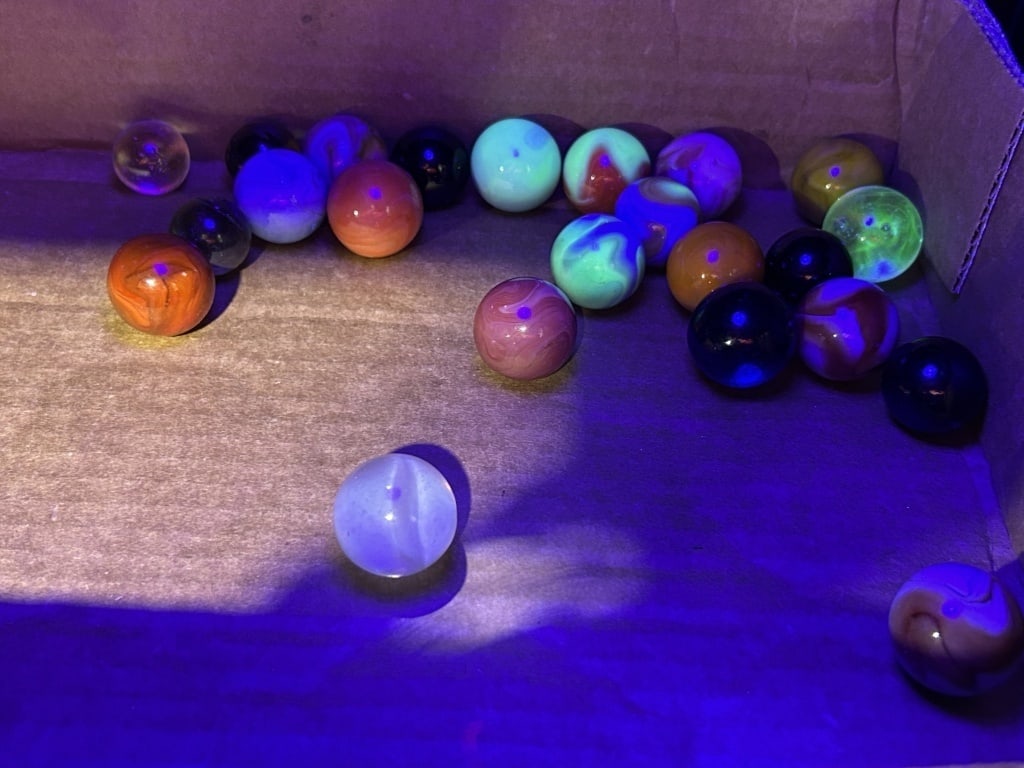 SHOOTER MARBLES: VINTAGE SHOOTER MARBLES