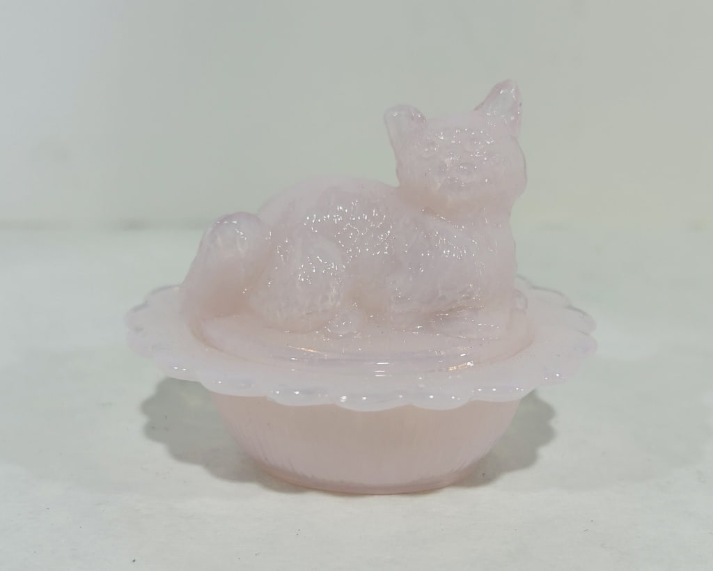 MINI MOSSER PINK TUSCAN CAT ON NEST: NO CHIPS OR CRACKS