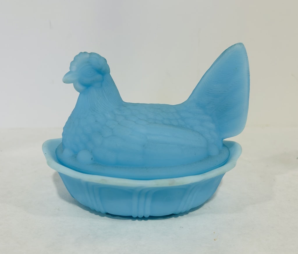FENTON BLUE SATIN HEN ON NEST (1 of 7)