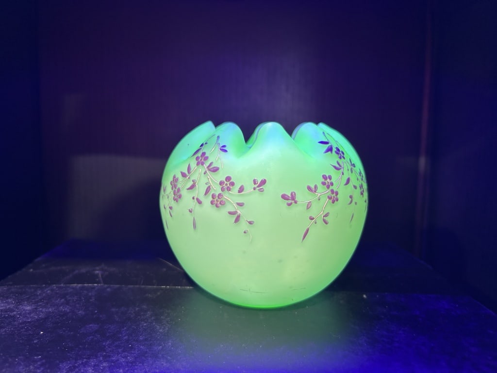 VINTAGE WILLOW GREEN ROSE BOWL (1 of 4)