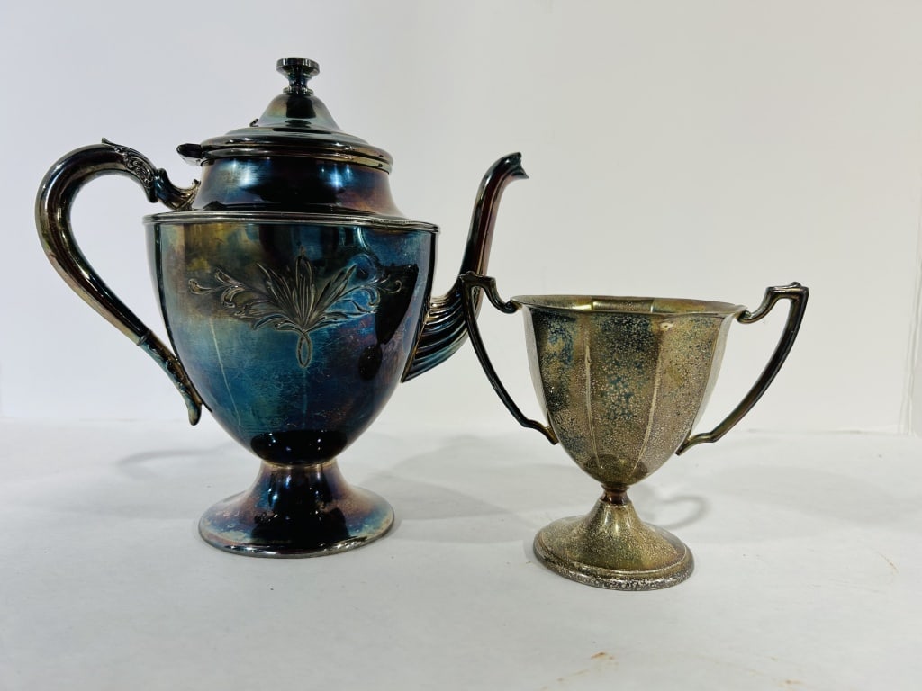 SILVER PLATED TEA POT (1 of 6)