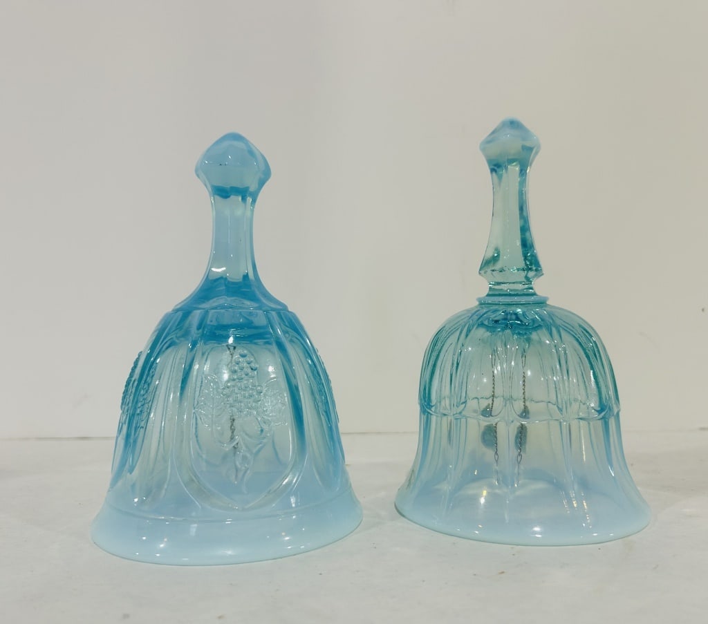 FENTON GLASS SYDENHAM BELLS (1 of 2)