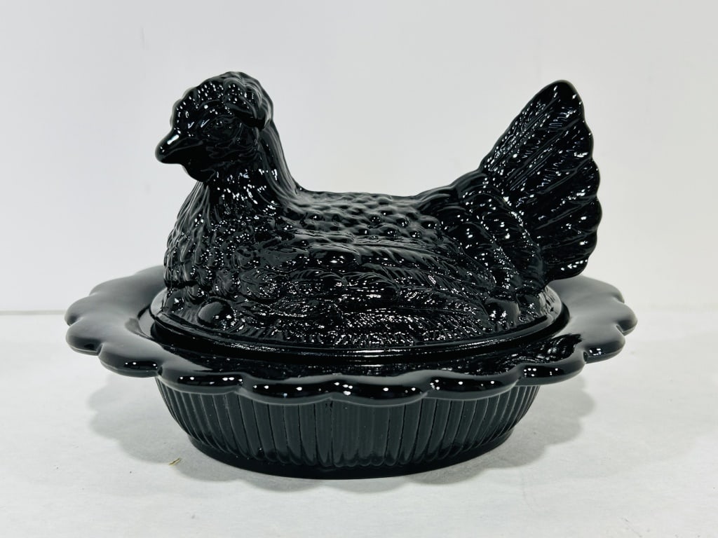 MOSSER GLOSSY BLACK HEN ON NEST: NO CHIPS OR CRACKS