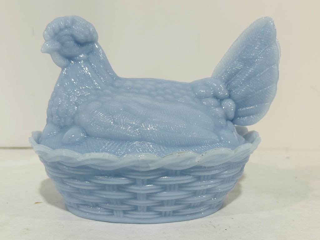 PERIWINKLE HEN ON NEST: PERIWINKLE HEN ON NEST NO CHIPS OR CRACKS UNKNOWN MANUFACTURER