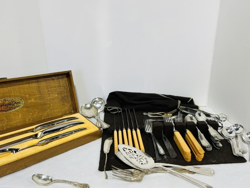 VINTAGE FLATWARE (1 of 5)
