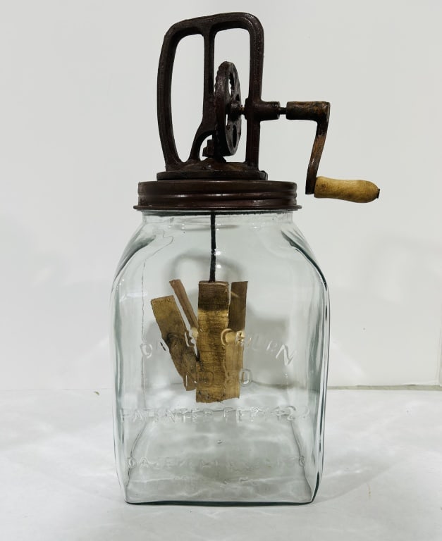 DAZEY NO 80 CLEAR GLASS BUTTER CHURN (1 of 3)