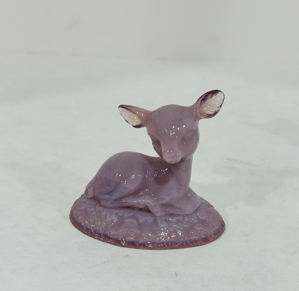BOYD GLASS BINGO THE DEER IN PURPLE: NO CHIPS OR CRACKS