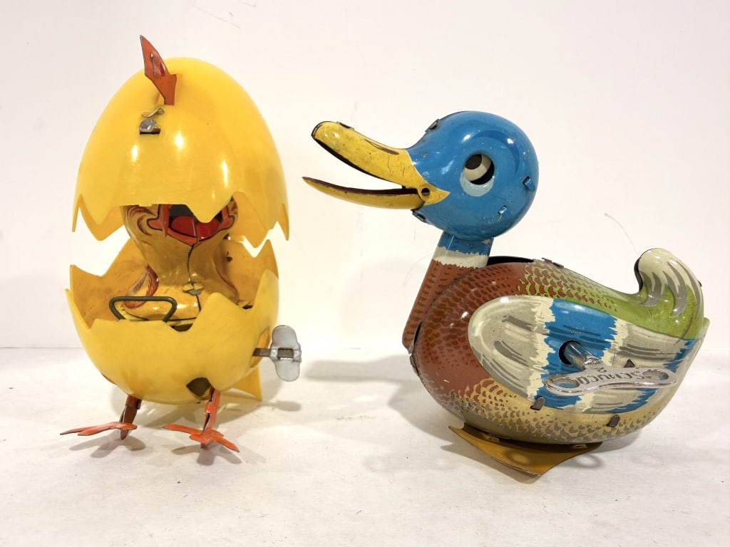 VTG TIN LITHOGRAPH WIND-UP DUCK TOY (1 of 3)