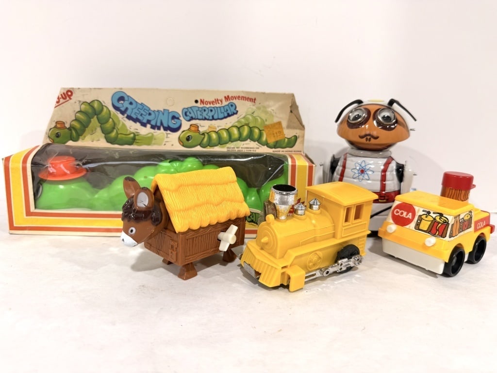 ASSORTMENT OF VINTAGE TOYS (1 of 2)