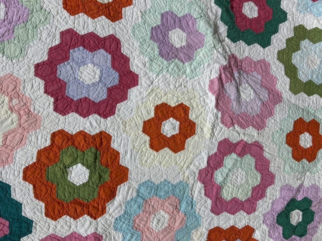 VINTAGE PATTERNED QUILT - 2