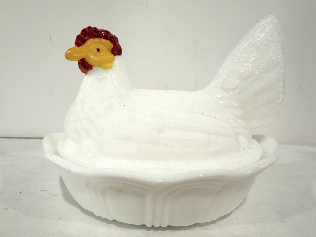 FENTON WHITE HEN ON NEST: NO CHIPS OR CRACKS, SOME WEAR ON PAINT FROM AGE