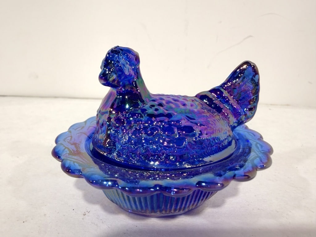 MINI MOSSER CARNIVAL PURPLE HEN ON NEST (1 of 5)