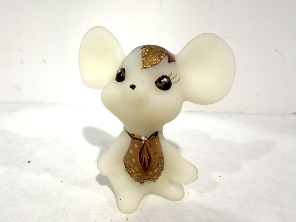 FENTON MOUSE HAND PAINTED AND STAMPED (1 of 4)