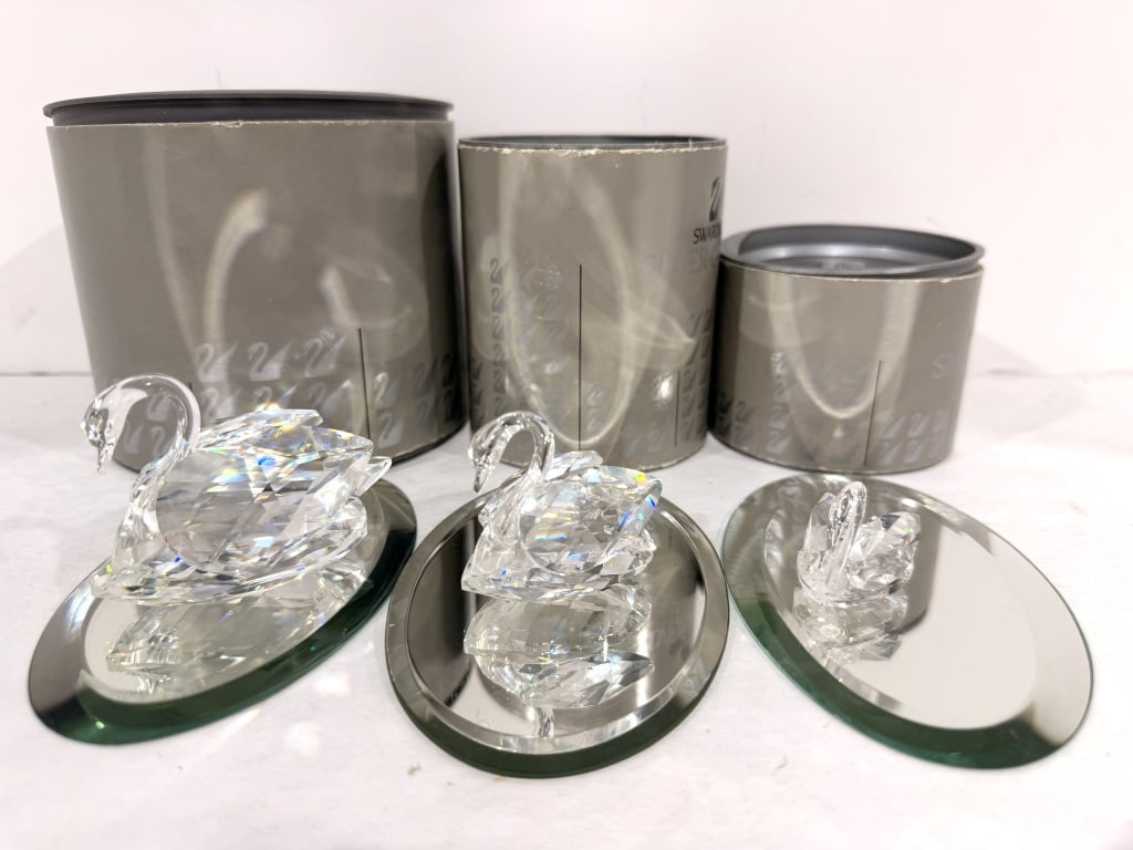 SWAROSKI SWAN SET (1 of 4)