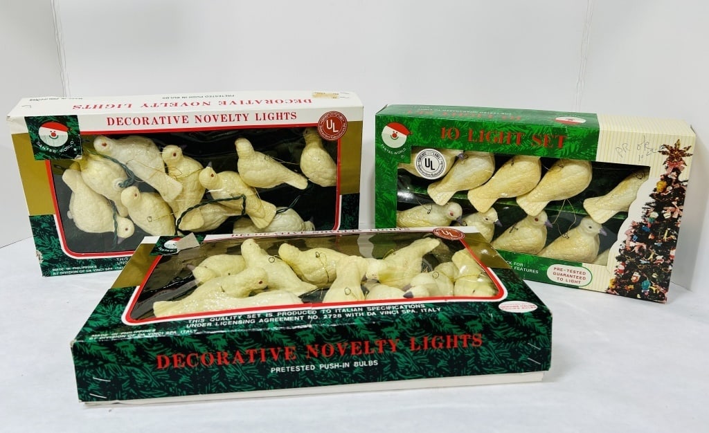 VINTAGE NOVELTY CHRISTMAS LIGHTS (1 of 4)