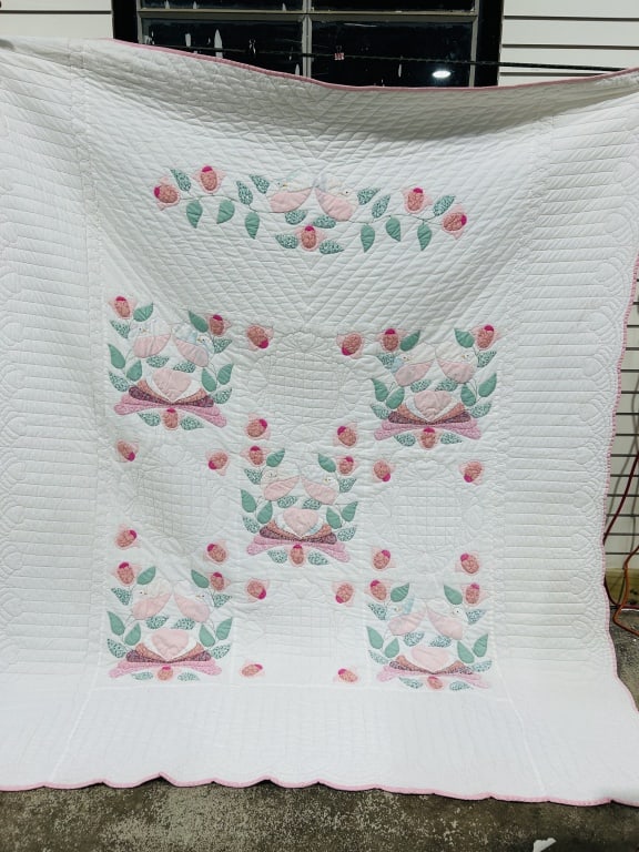 VINTAGE PINK/GREEN FLOWER QUILT (1 of 3)