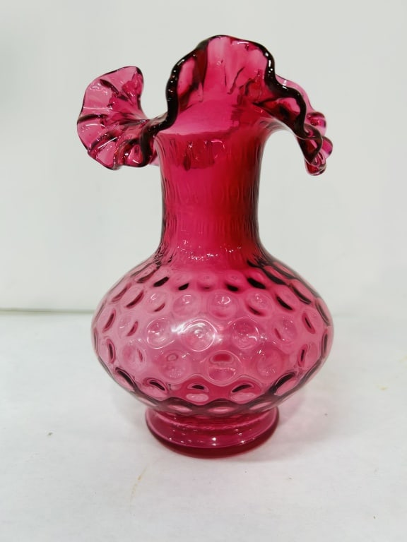 FENTON CRANBERRY VASE (1 of 3)