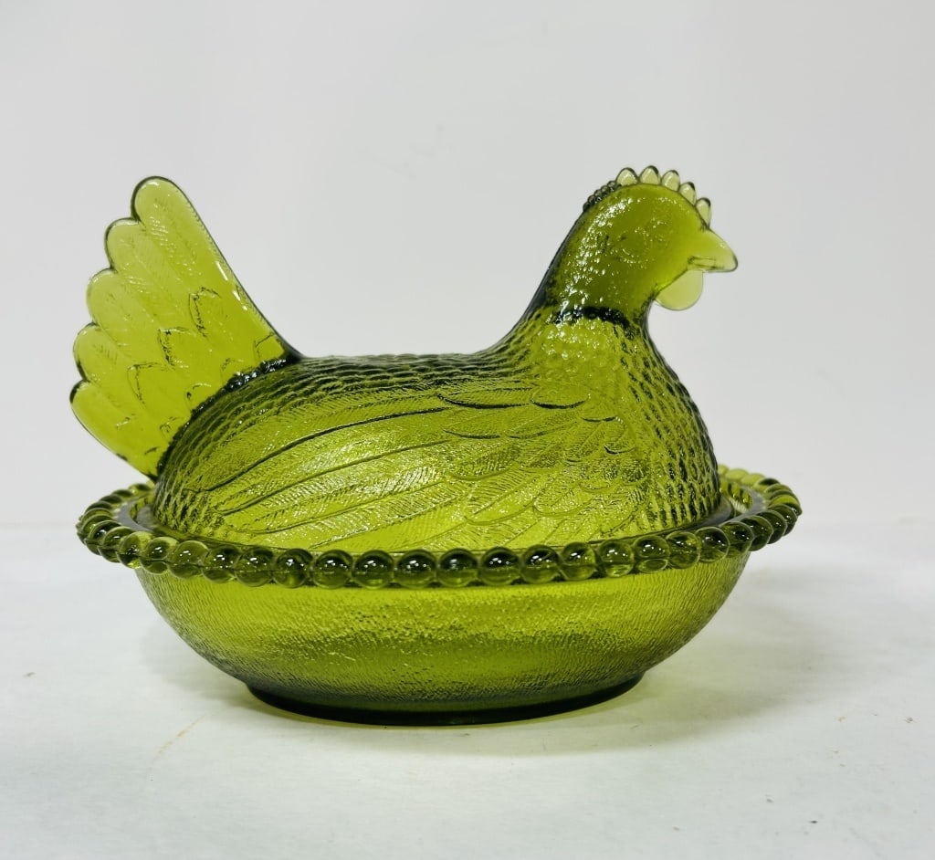 INDIANA GLASS OLIVE HEN ON NEST: NO CHIPS OR CRACKS