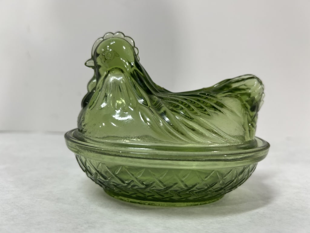 OLIVE HEN ON NEST: NO CHIPS OR CRACKS