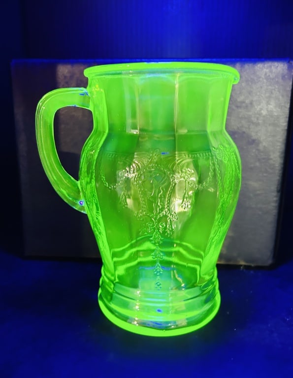 VINTAGE URANIUM GLASS PITCHER: NO CHIPS OR CRACKS