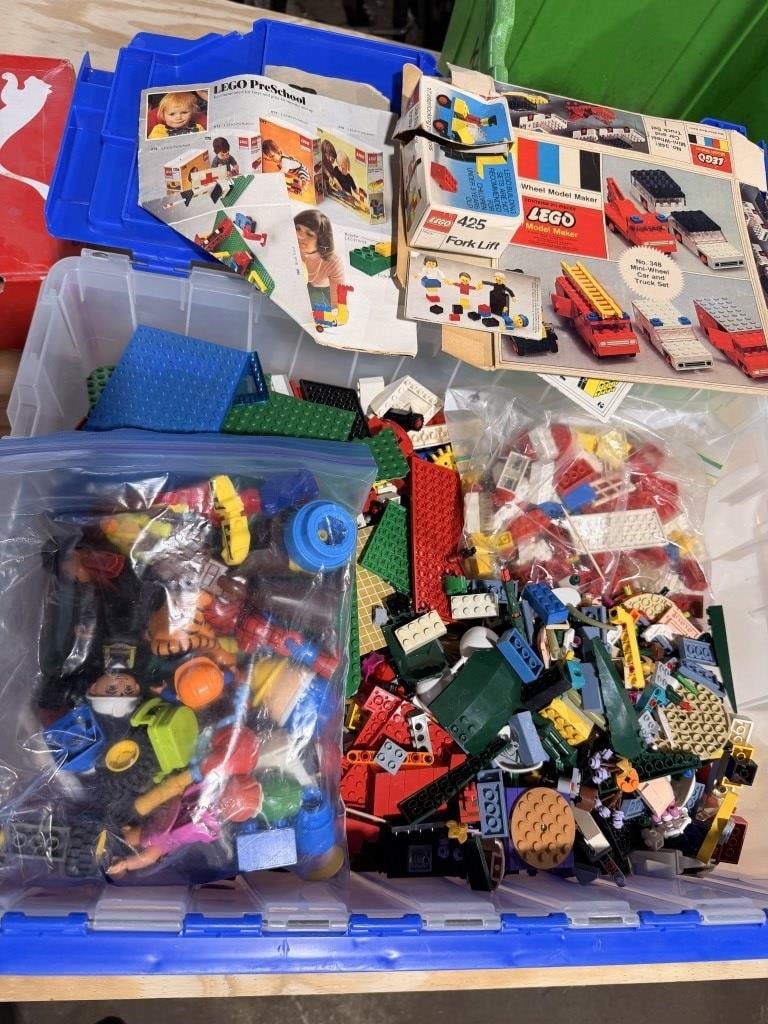 LARGE LEGO LOT (1 of 7)