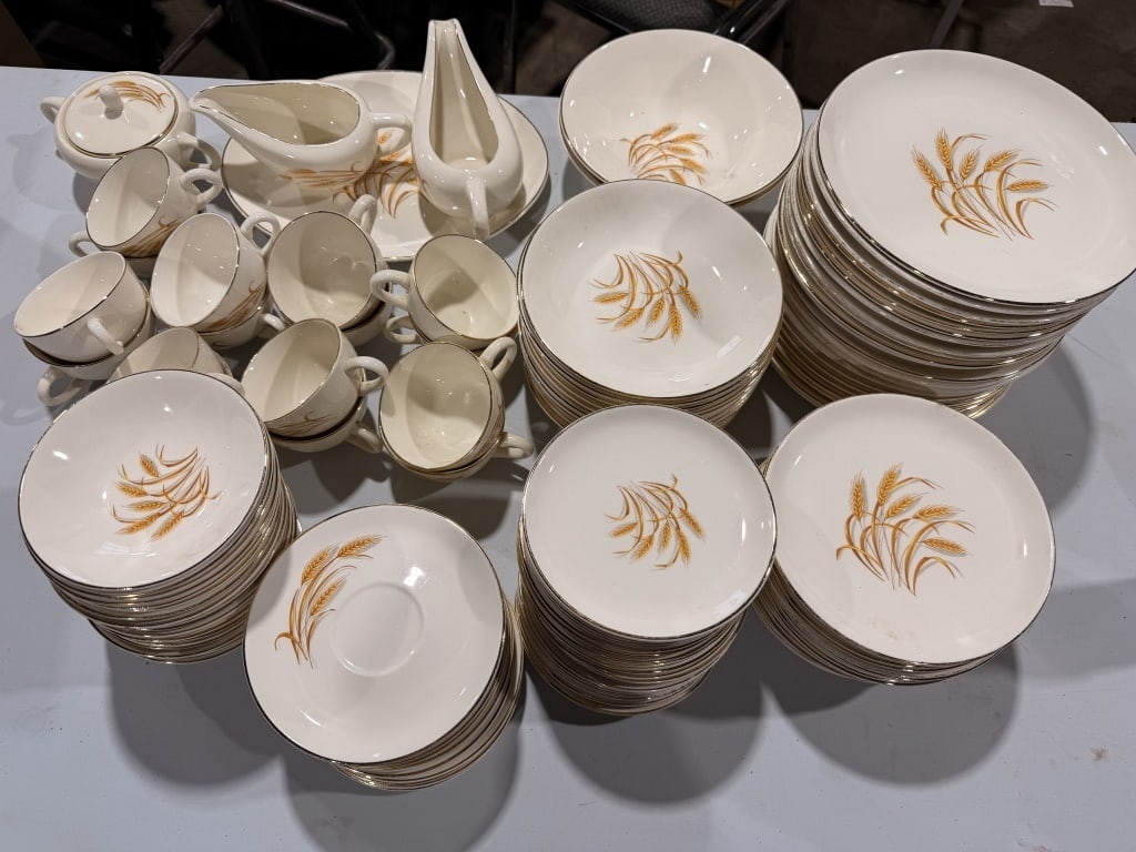 VINTAGE GOLDEN WHEAT USA DINNERWARE (1 of 5)