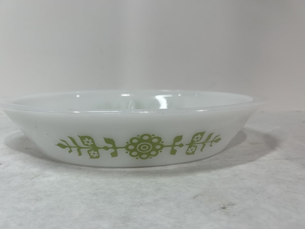 PYREX SERVING DISHES - 7